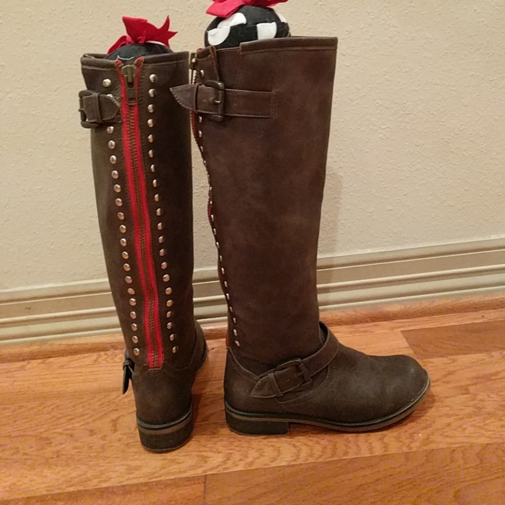 Brown boots
